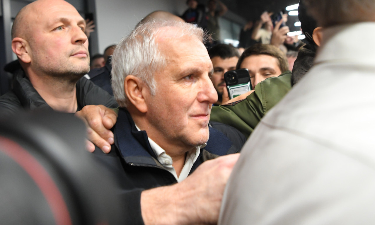 KO JE OBRADOVIĆU POMOGAO DA SE PROBIJE KROZ MASU? Šamarao fudbalere, a sad pratio Željka da prođe navijače (VIDEO)