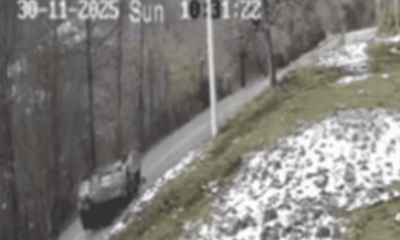 DEVOJKA ČUDOM PREŽIVELA Zastrašujući snimak na kobnoj deonici u Srbiji, automobil se prevrće u vazduhu (VIDEO)