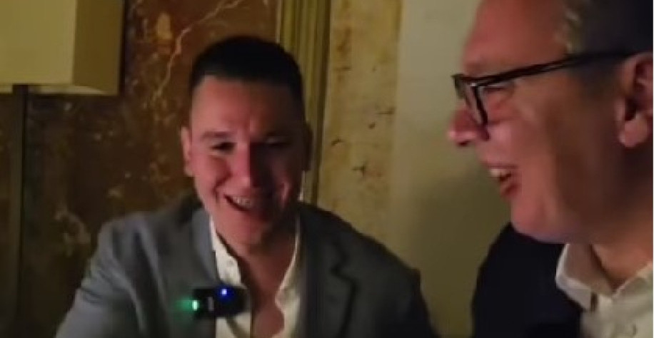 VUČIĆ SLAVIO SA SINOM DANILOM Proslavili izbornu pobedu, ali ne samo to... Pogledajte šta je bilo (VIDEO)