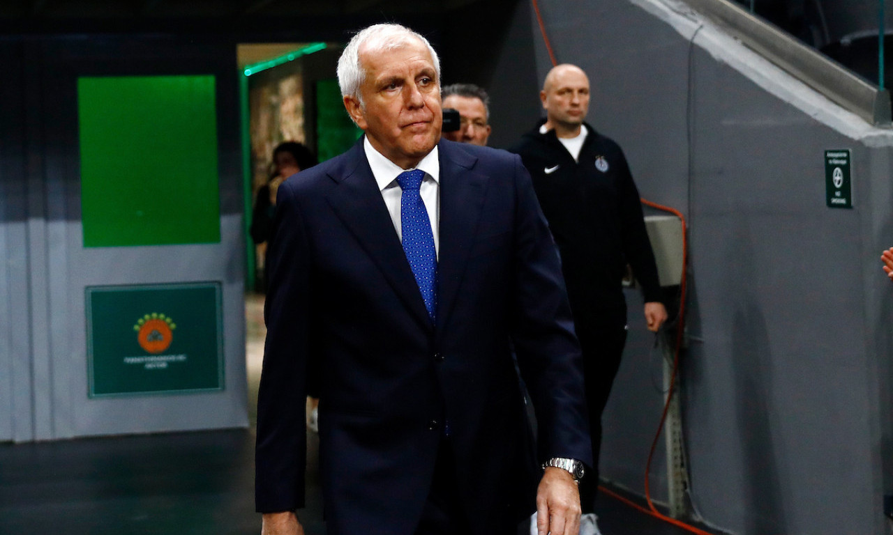 "NAJSKUPLJA" MOGUĆA SLIKA! Pogledajte sa kim sedi Željko Obradović (FOTO)