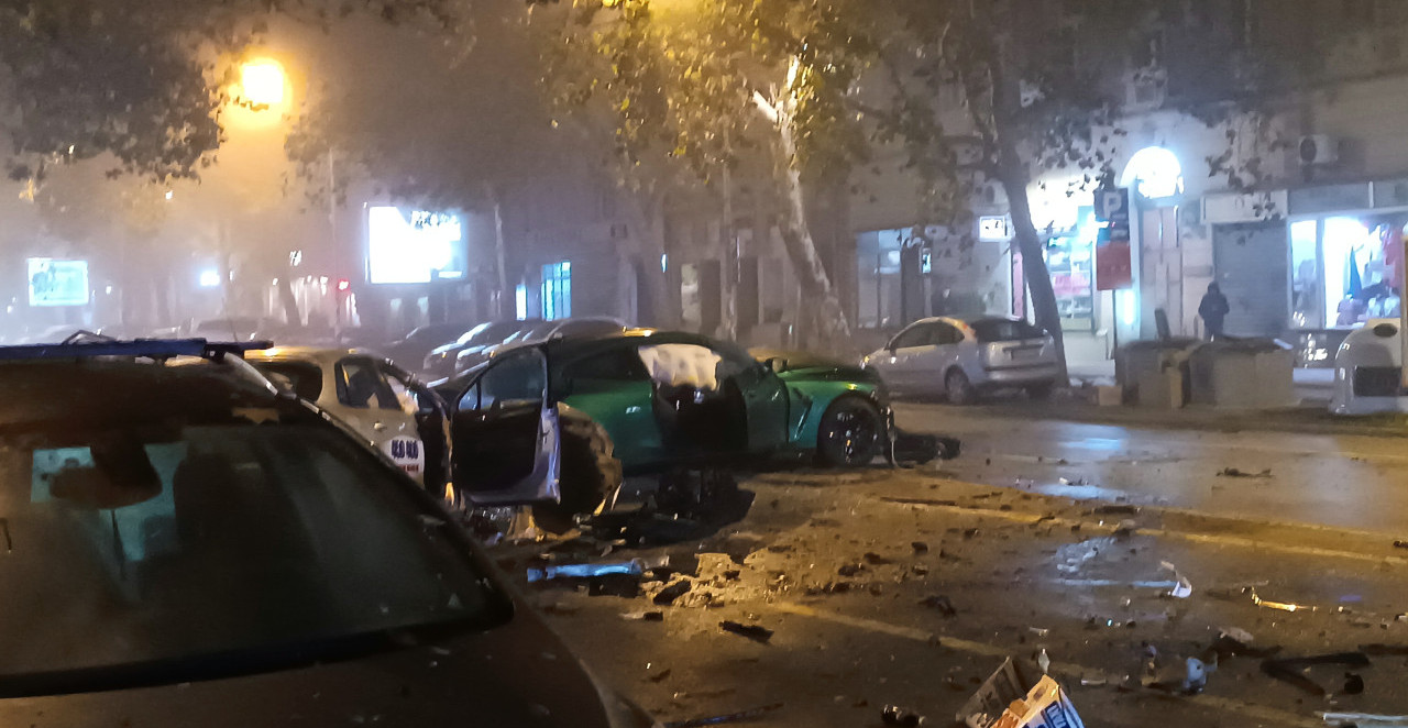 SNIMCI NESREĆE U NOVOM SADU TEŠKI ZA GLEDANJE! U zgužvanom taksiju bio stradali i devojka kojoj se bore za život (FOTO+VIDEO)