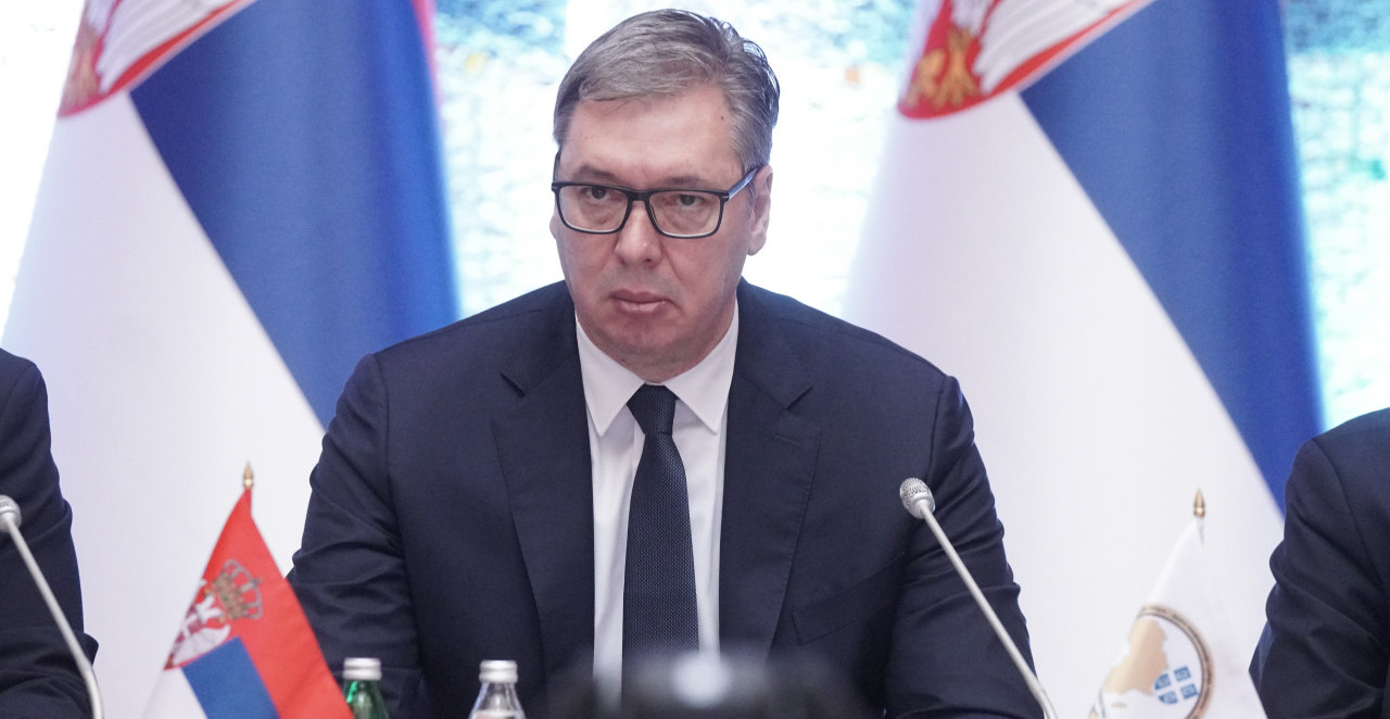 UŽIVO VAŽAN SASTANAK U PREDSEDNIŠTVU Vučić seo sa timom zaduženim za energetsku stabilnost i bezbednost zemlje