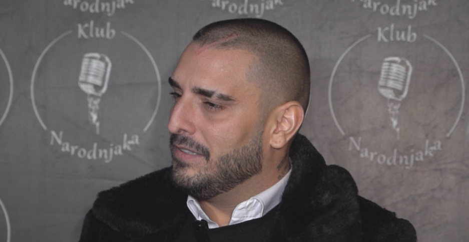 POZLILO MAJCI DARKA LAZIĆA! Pevač joj doneo umrlicu rođenog brata, pa usledile potresne scene