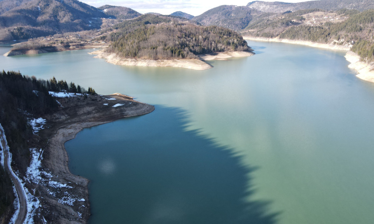 U RECI RZAV PRIMEĆENO TELO! Užas kod Arilja, na licu mesta vatrogasci