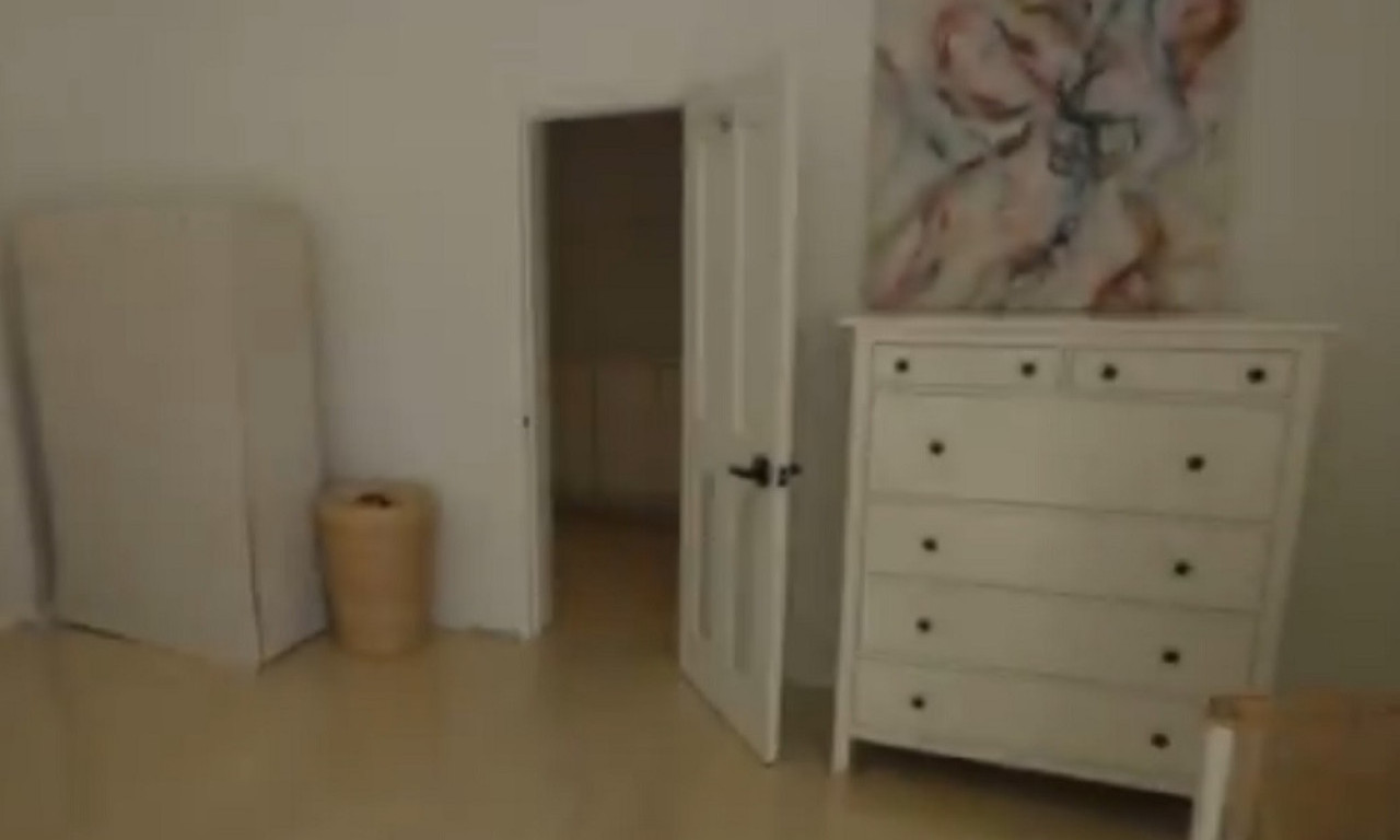 OVDE JE EPSTAJN SA MOĆNIM GOSTIMA ZLOSTAVLJAO ŽRTVE Objavljeni dosad neviđeni snimci (FOTO + VIDEO)