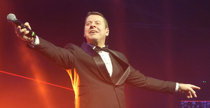 VLADO GEORGIEV NAPRAVIO HAOS U ARENI! Koncert kasnio sat vremena, a onda je njegova ćerka ukrala šou (FOTO+VIDEO)