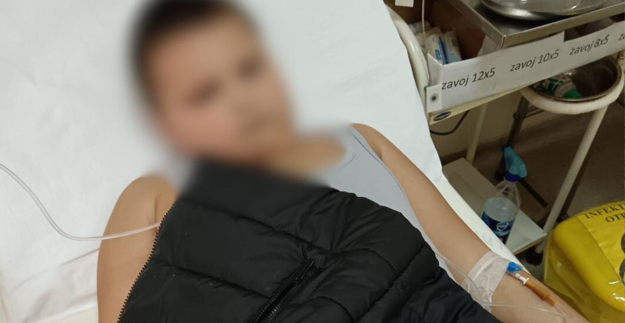 MAJKA OTKRILA JEZIVE DETALJE VRŠNJAČKOG NASILJA KOD VLASOTINCA: Dečak posle batina povraćao i krvario, a evo kako je prebijen (FOTO)