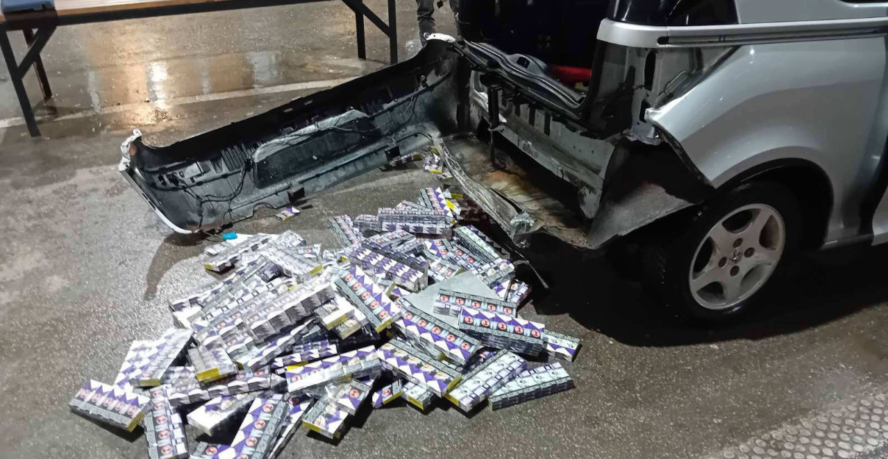 SPOLJA AUTO, UNUTRA TRAFIKA Pogledajte ulov carinika na graničnom prelazu Srpska Crnja (VIDEO)