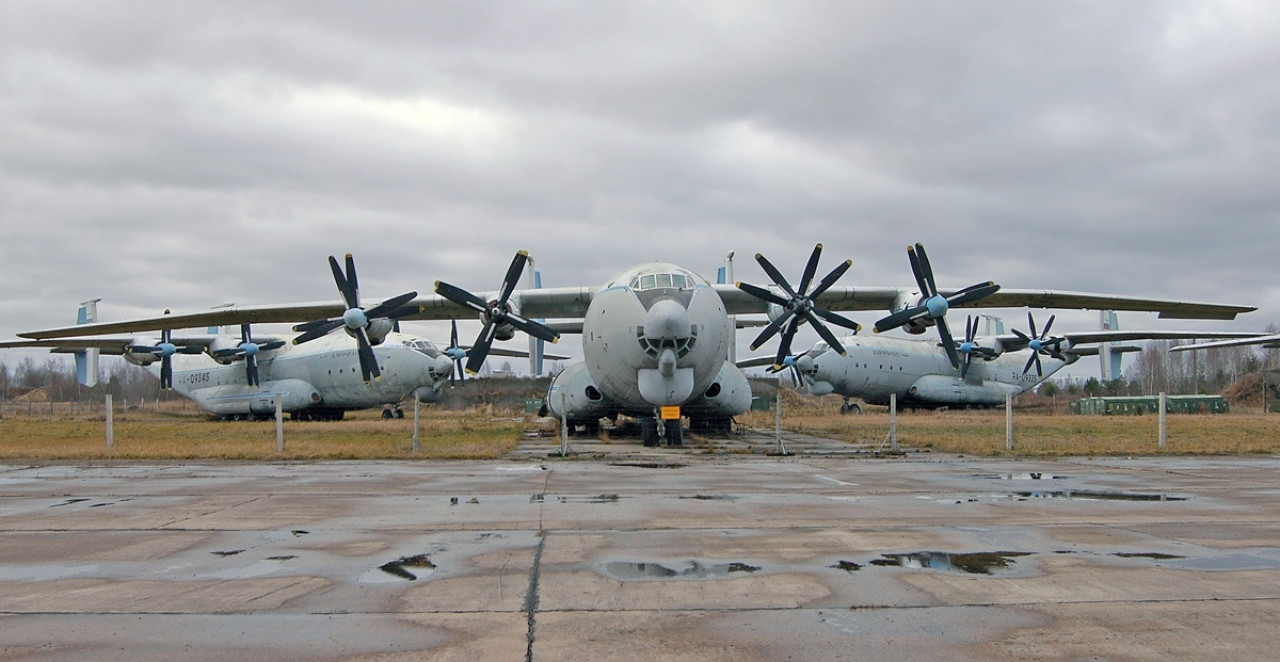 PAO AVION U RUSIJI! Sedam ljudi bilo unutra, delovi letelice nađeni u jezeru