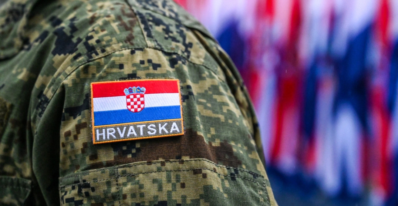 HRVATSKA NE PRESTAJE DA SE NAORUŽAVA Potpisan ugovor od čak 1,5 milijardi evra, evo šta dobija vojska (FOTO)