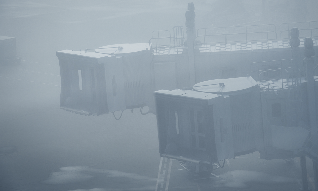 KO DANAS PUTUJE AVIONOM OVO MORA DA ZNA: Magla ugrozila letove, hitno se oglasila Er Srbija (FOTO)