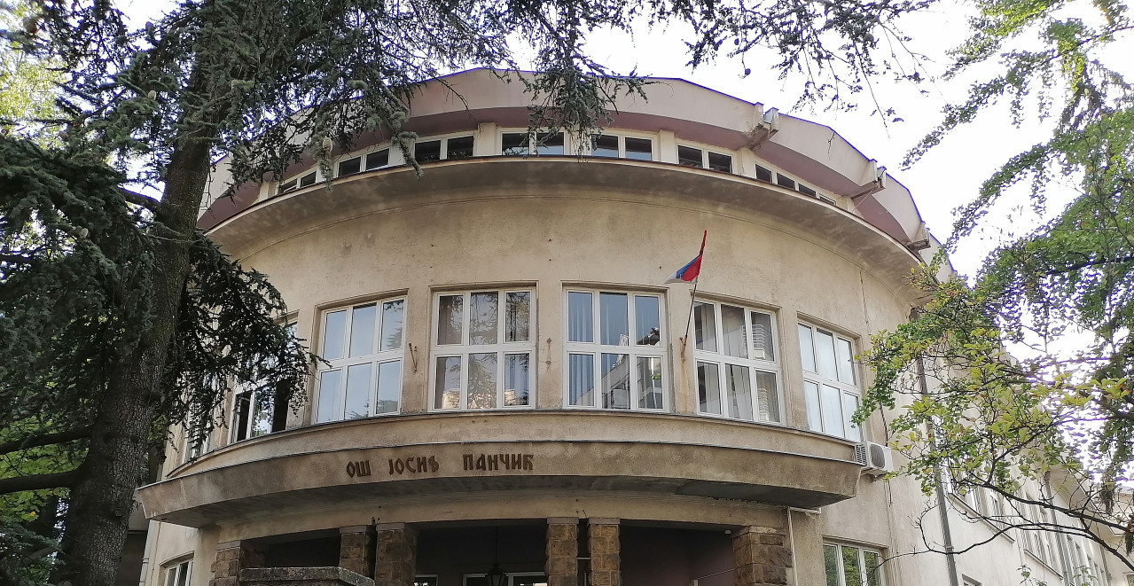 STRAVA U ŠKOLI "JOSIF PANČIĆ": Osmaci u pernicama našli poruke koje podsećaju na masakr kao u "Ribnikaru"