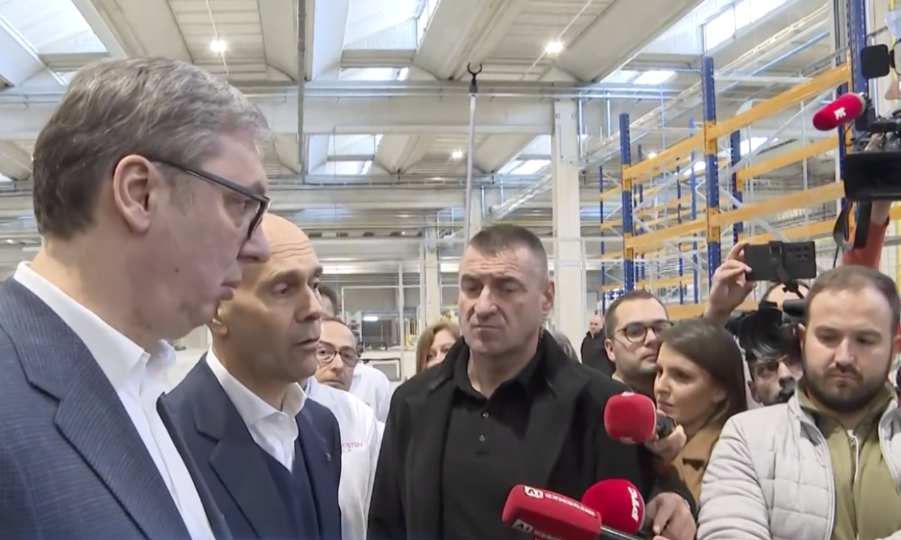 "JUTROS OKO 10 SMO IMALI VIŠE OD 100.000 PODNETIH PRIJAVA ZA LEGALIZACIJU!" Vučić izneo važne podatke i zamolio samo za jedno