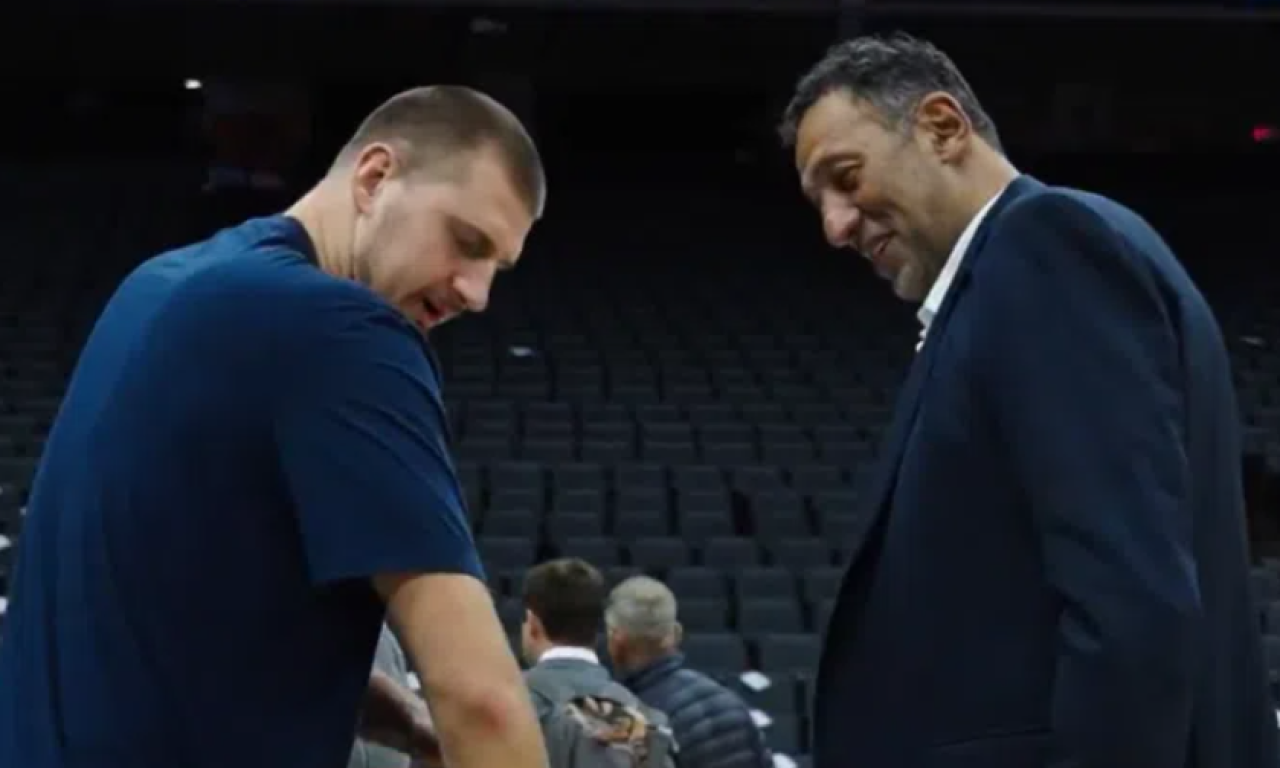 SUSRET SRBA U NBA O KOM BRUJI PLANETA: Divac došao da gleda Jokića i tražio od njega da mu pokaže jednu stvar (VIDEO)