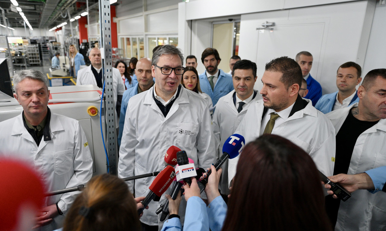VUČIĆ U FABRICI MICRO-ELECTRONICS U NIŠU Pogledajte šta se promenilo za sedam godina, biće novih radnih mesta! (VIDEO)