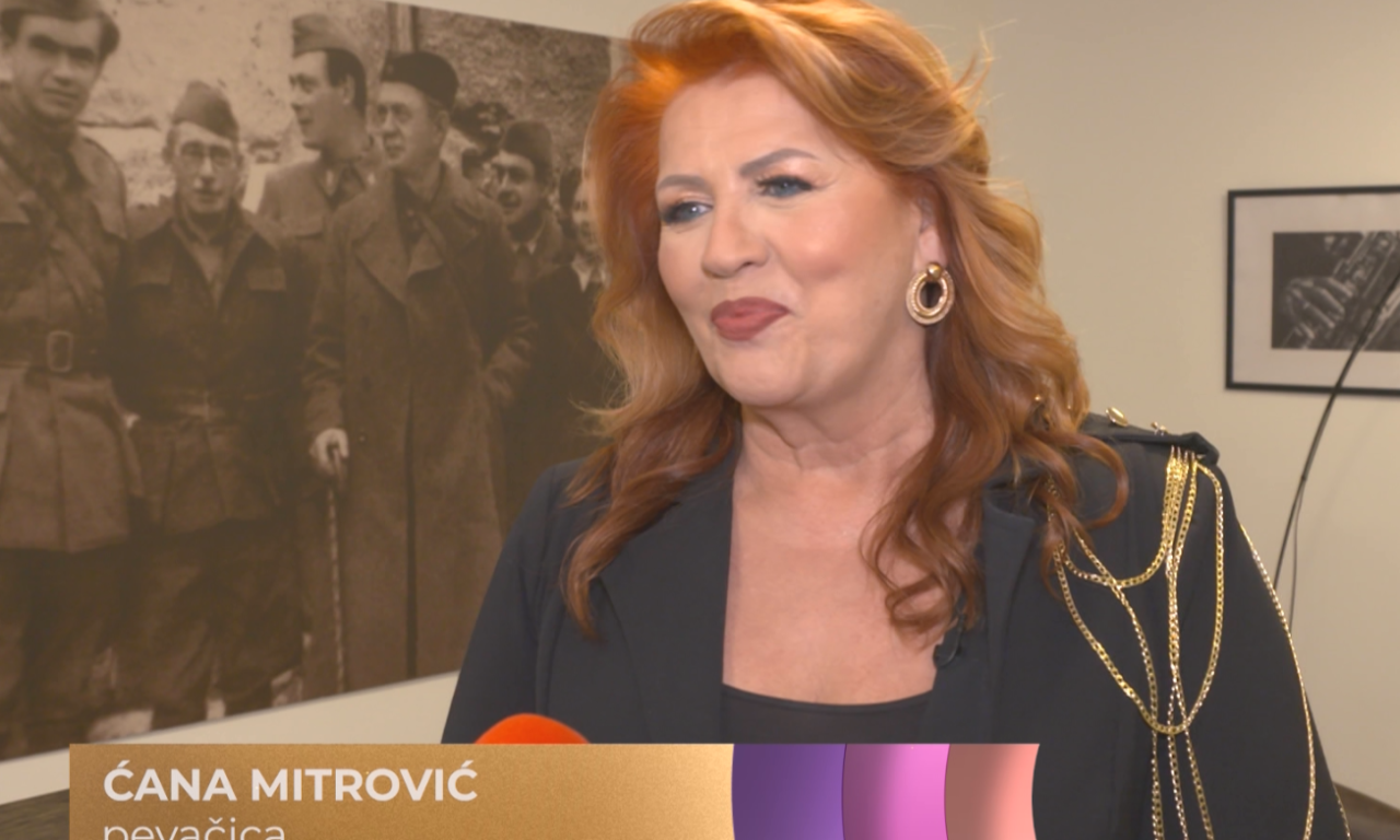 OVA PESMA SE OBAVEZNO ZAPEVA U DOMU ĆANE MITROVIĆ Ovako pevačica slavi Božić (VIDEO)