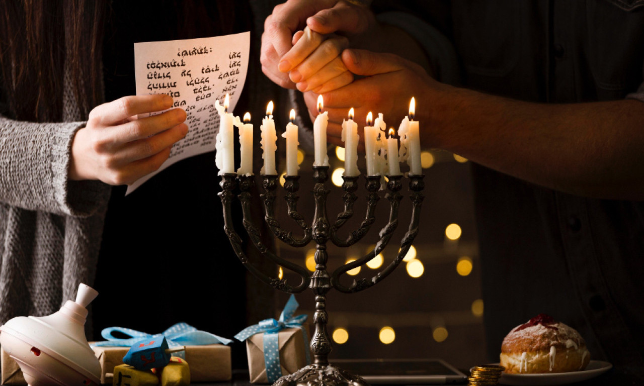 VEČERAS SE PALI PRVA SVEĆA! Sa zalaskom sunca počinje Hanuka, jevrejski praznik - a prate ga ovi običaji
