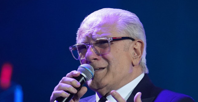 ŽELJKO SAMARDŽIĆ USRED KNEZA: Pevač zapevao sa uličnim sviračem, snimak postao viralan za par sati! (VIDEO)