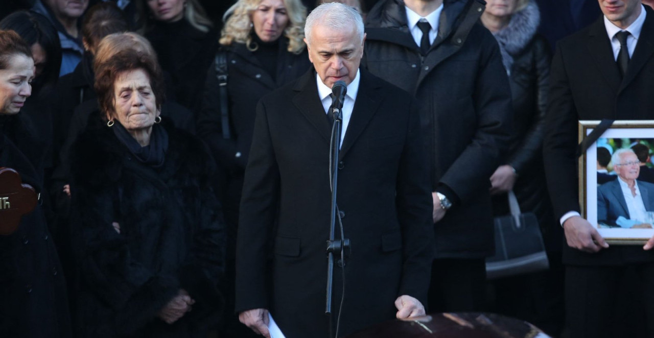 SAHRANJEN OTAC ZVEZDANA TERZIĆA! Na tužnom skupu prisustvovao i predsednik Vučić (FOTO)