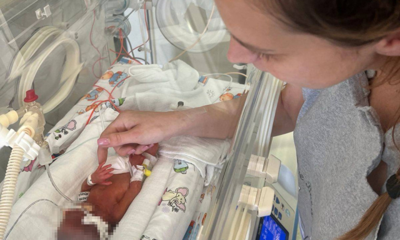 ČUDO BOŽIJE U NARODNOM FRONTU Majka rodila dva puta za 40 dana - fenomen koji vraća veru (FOTO)