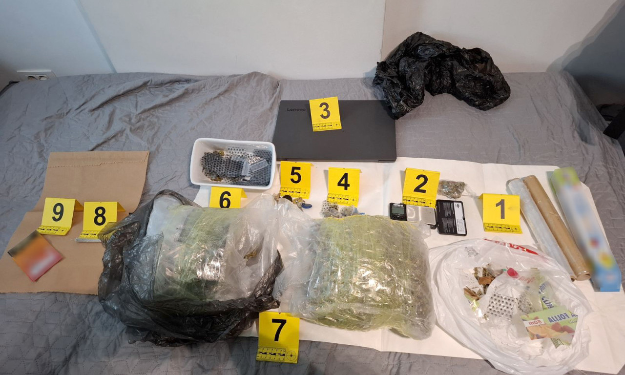 POHAPŠENI DILERI NA PALILULI: Evo šta je policija pronašla kod njih (FOTO)