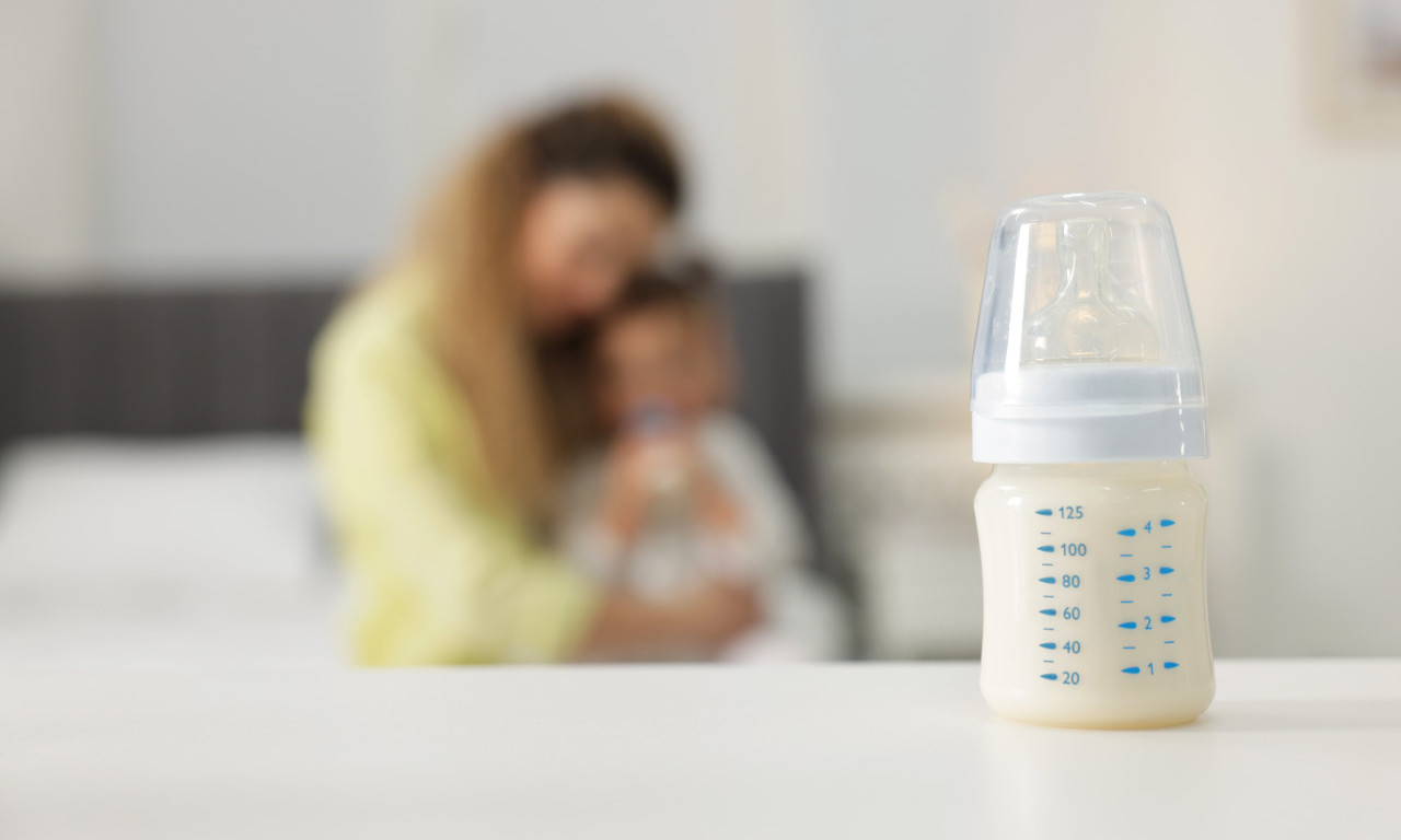 ALARM ZA RODITELJE: Danone i Nestle povlače mleko za bebe zbog opasnog toksina koji može biti fatalan