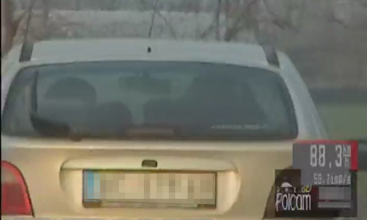 TINEJDŽER VOZIO 200 NA SAT SA PROBNOM VOZAČKOM Policija ga isključila kod Subotice gde je ograničenje 80