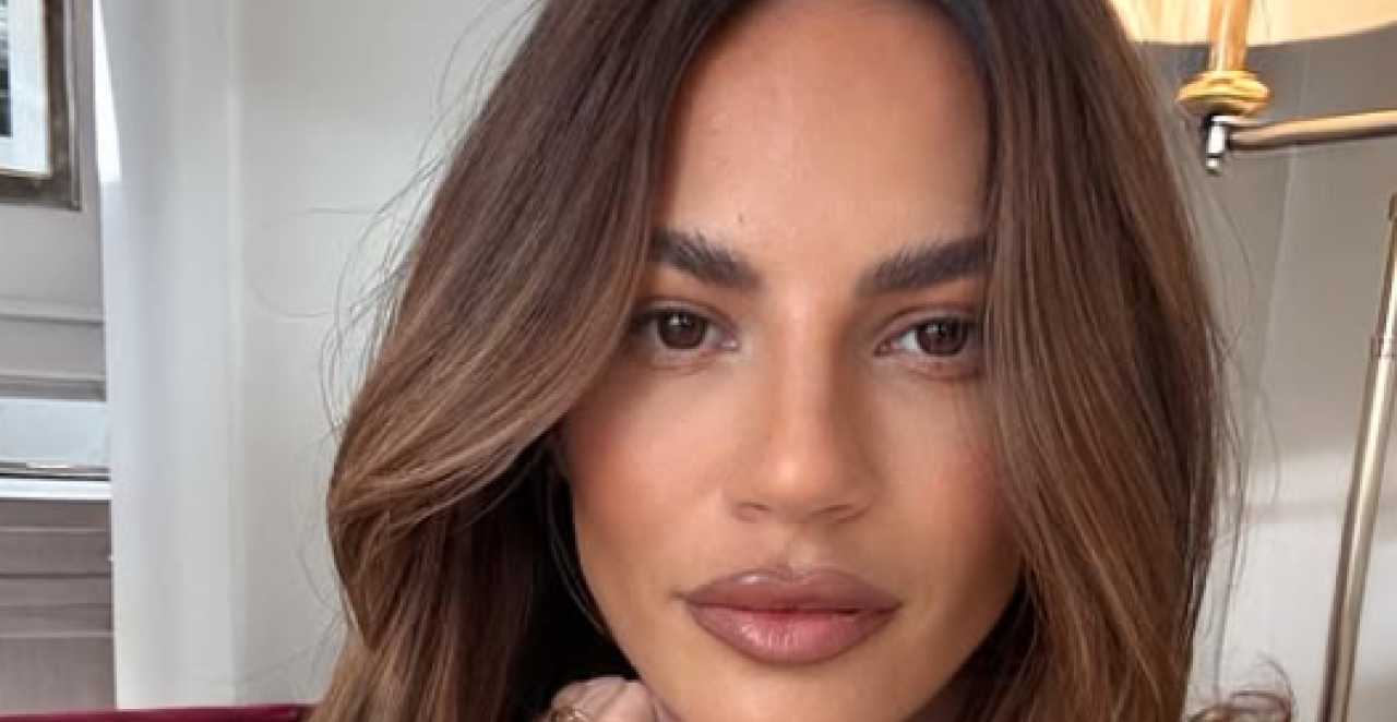 ŠTA SE DESILO DANIJELI DIMITROVSKOJ? Manekenka pokazala modrice na vratu, pa odmah razjasnila situaciju! (VIDEO)