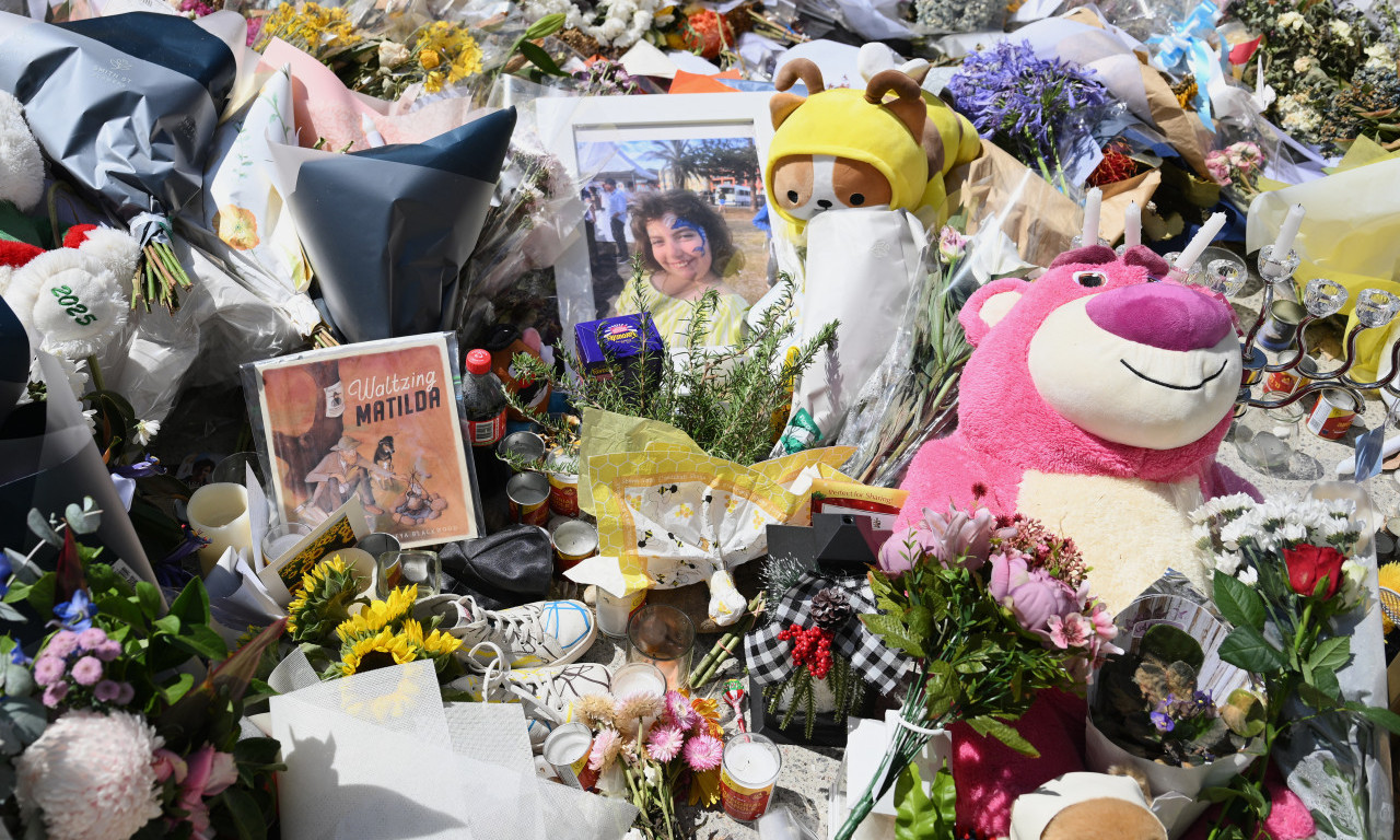 SAHRANJENA MATILDA (10) NAJMLAĐA ŽRTVA MASAKRA U SIDNEJU Odzvanjaju reči njene porodice, potresni prizori (FOTO/VIDEO)
