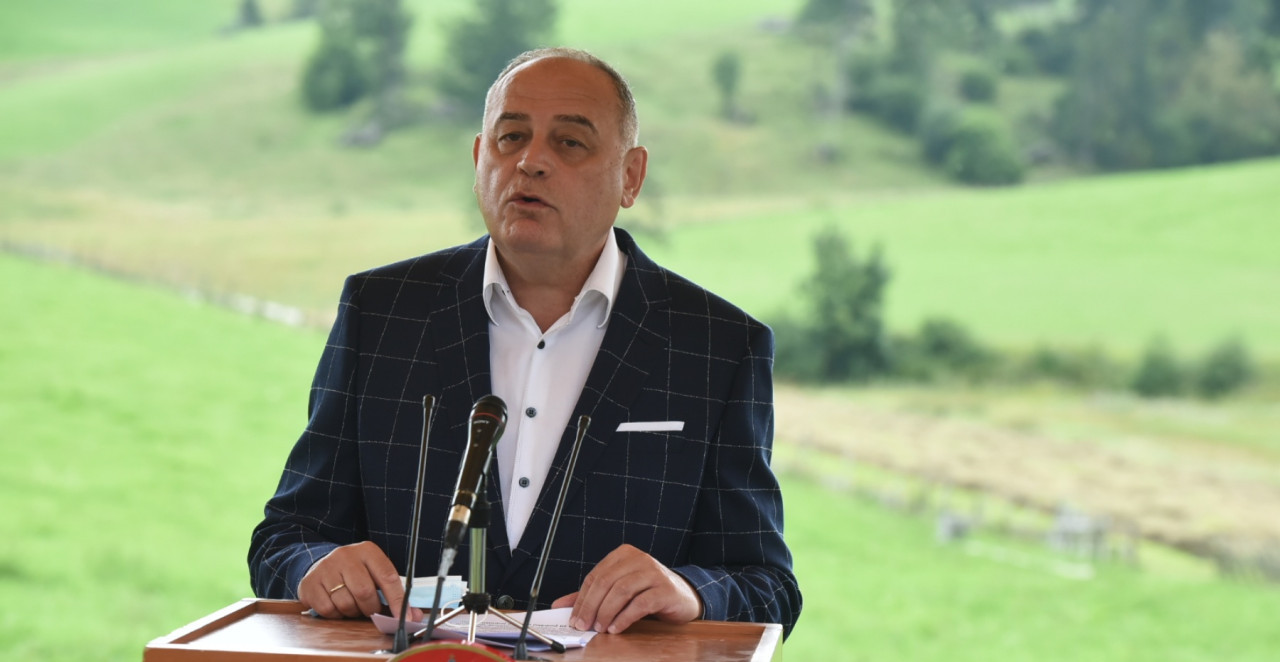 UHAPŠEN MILUTIN SIMOVIĆ! Lisice na ruke nekadašnjem ministru poljoprivrede