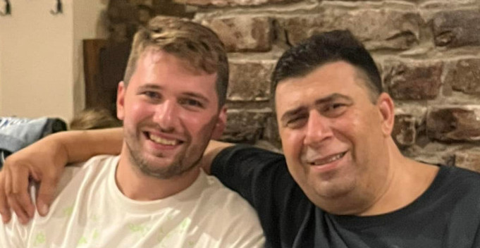 POGINULI HARMONIKAŠ „POBEDIO“ LUKU DONČIĆA: NBA zvezda mu nije mogla ništa, a muzičar se ovim rečima hvalio! (FOTO)