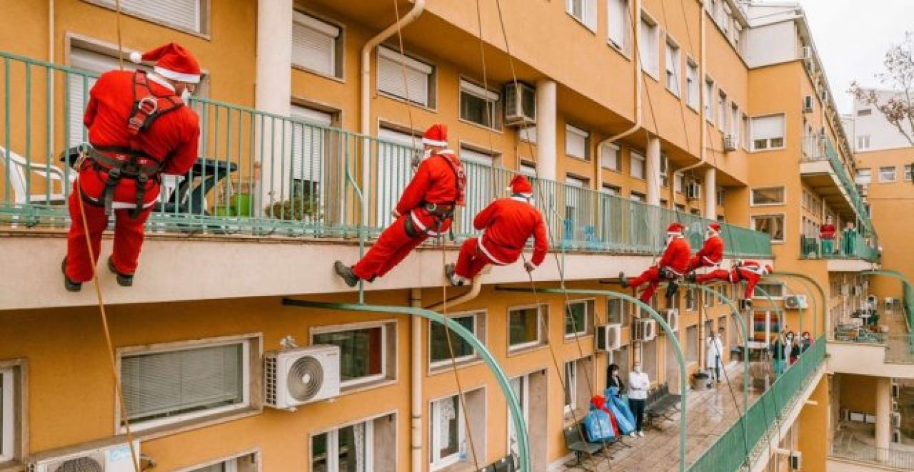 NOVOGODIŠNJA RADOST STIGLA U TIRŠOVU Mališanima uručeni paketići, a evo kako je to izgledalo