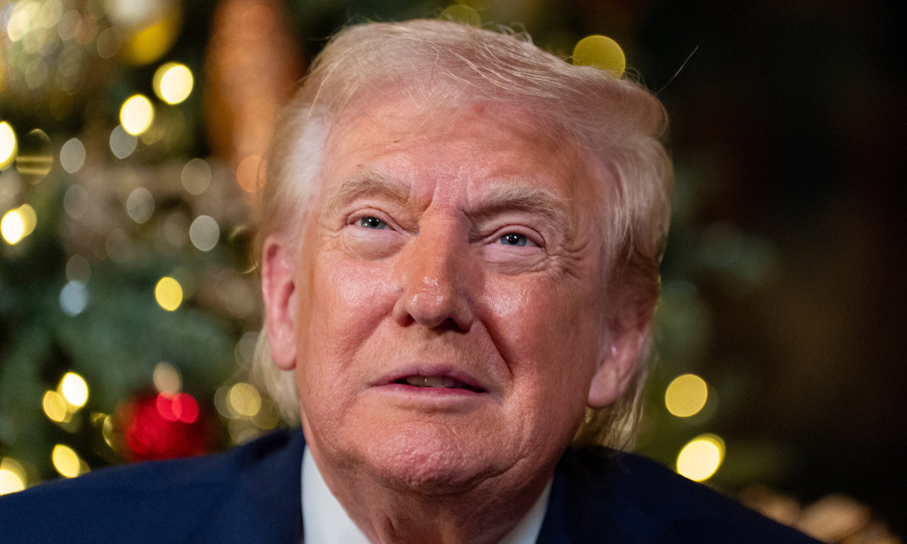 ZDRAVSTVENO STANJE DONALDA TRAMPA POD LUPOM: Nove modrice na rukama predsednika SAD pokrenule lavinu spekulacija!