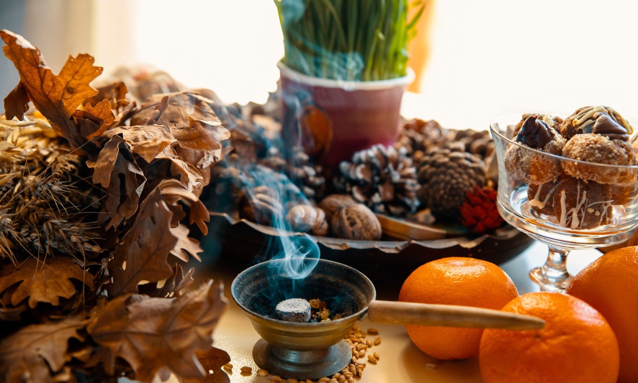 PRAVOSLAVNI VERNIICI SUTRA SLAVE BOŽIĆ Uspomena na dan rođenja Isusa Hrista!