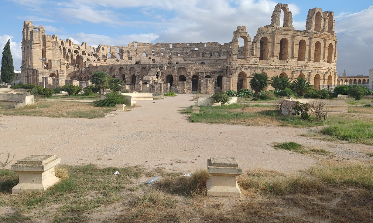 OVDE SE ODIGRAVALA DRAMA KAKVU MODERNI SVET NE POZNAJE Ušli smo u najočuvaniji rimski amfiteatar u El Džemu (VIDEO/FOTO)