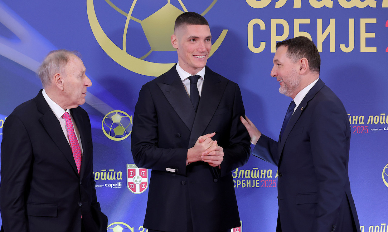 FSS DODELIO "ZLATNU LOPTU": Prvenac za Blekija i važna stvar od selektora Paunovića za Zvezdinog vunderkinda (FOTO)