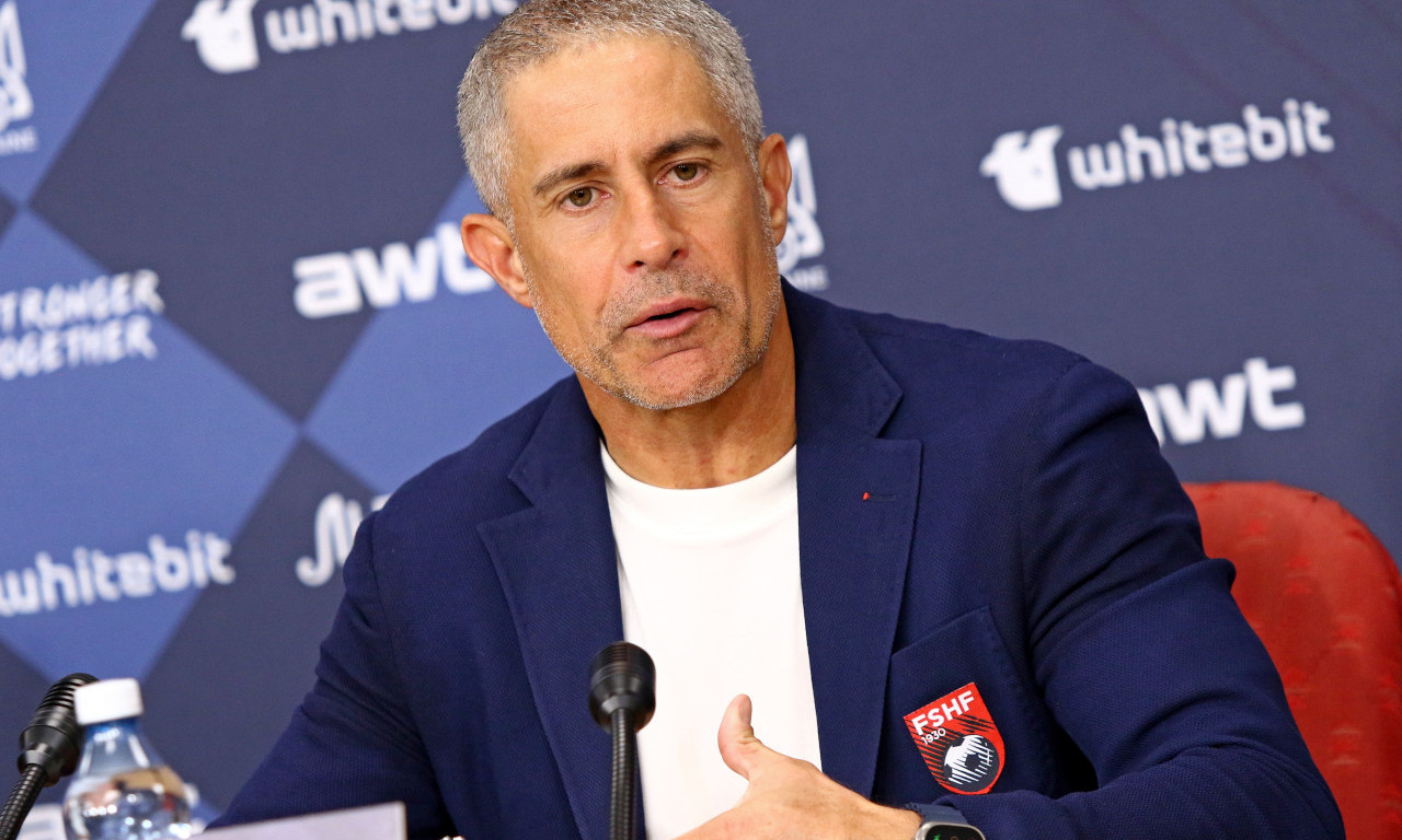 ALBANCI U ŠOKU! Sin selektora njihove reprezentacije pozira u dresu Srbije! (FOTO)