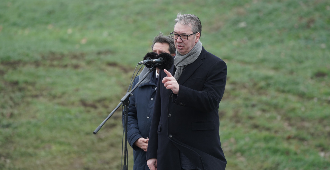 SUTRA SE UKLANJAJU ŠATORI ISPRED SKUPŠTINE! Vučić otkrio šta planiraju da postave na tom mestu!