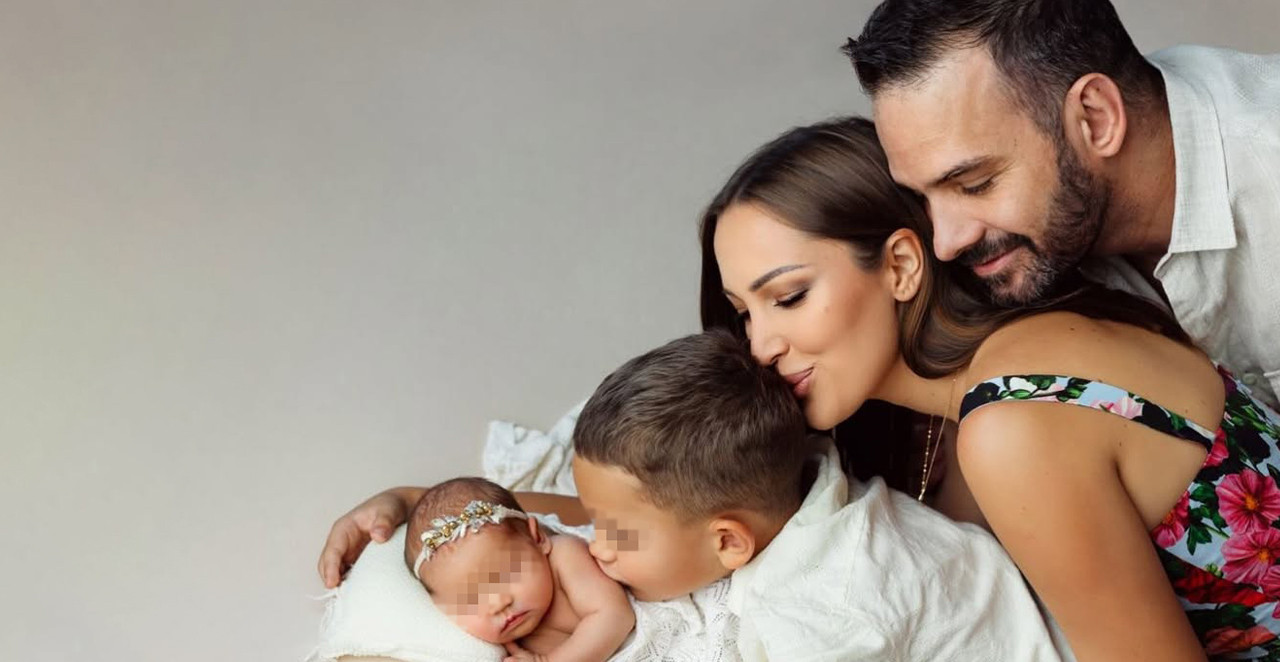 ALEKSANDRA PRIJOVIĆ PRVI PUT POKAZALA ĆERKU ARIJU Porodična idila i emotivna poruka Filipu: "Pre 10 godina smo počeli kao dvoje..."