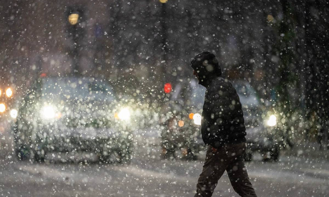 AMERIKA OKOVANA LEDOM Vanredno stanje u 14 država, izmereno -45 stepeni, 170 miliona ljudi u pripravnosti! (FOTO+VIDEO)