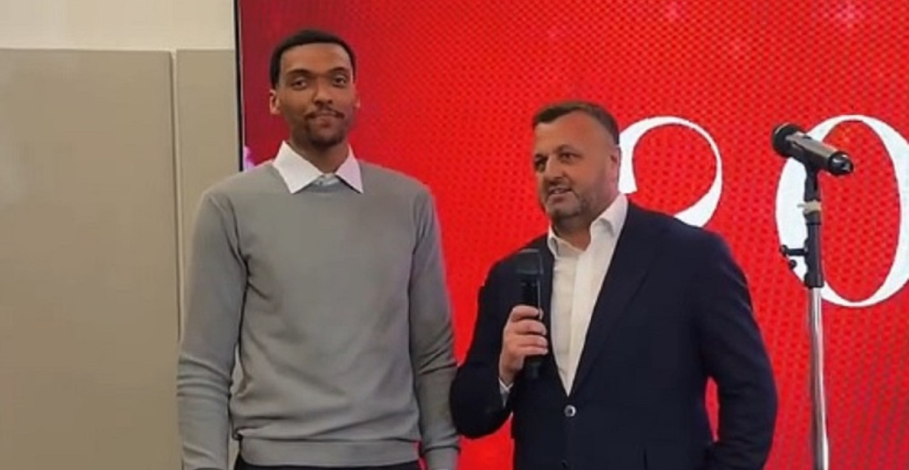 BOLOMBOJ SE VRATIO U BEOGRAD! Evo kakva je situacija oko "Zvezdinog vojnika", Drčelić poslao moćnu poruku (VIDEO)