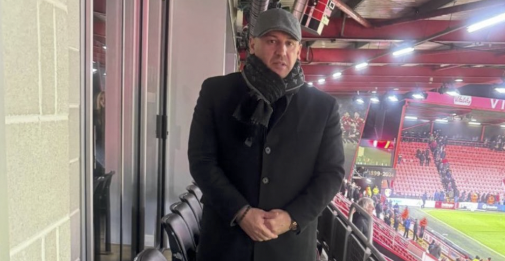 "MA "POPUŠ*Š MI TI, BRATE!": Kerkezov otac opet šokirao Srbiju - ovako je prvog dana napravio haos u Liverpulu