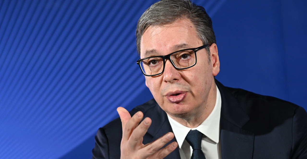 VUČIĆ BLOKADERIMA: LUSTRACIJOM NEĆETE POBEDITI Predsednik o "jednom od najnedemokratskijih zakona" i skupu u Novom Sadu