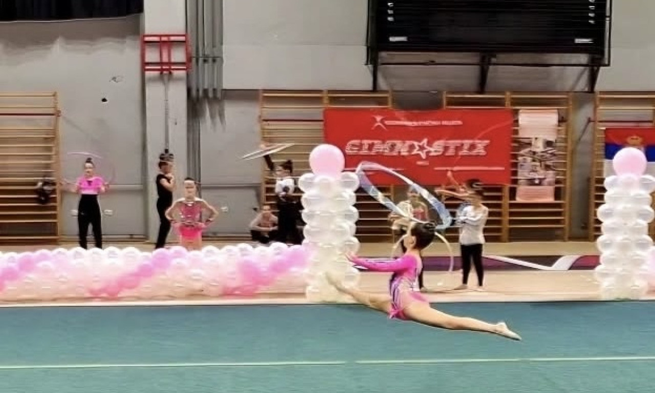UDARILA DEVOJČICU NOGOM U NOS, PA JOJ REKLA "SLEDEĆI PUT PAZI MALO!" Incident na treningu ritmičke gimnastike u Kruševcu