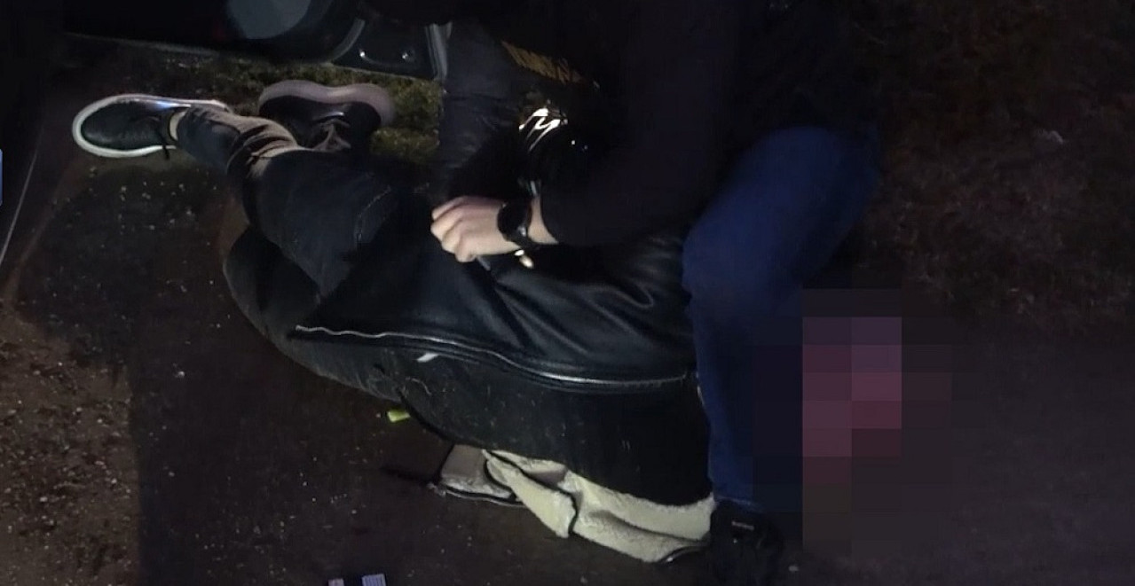 POGLEDAJTE KAKO JE UHAPŠEN PIROMAN SA NOVOG BEOGRADA Munjevita akcija policije, osumnjičeni bio u automobilu (VIDEO)