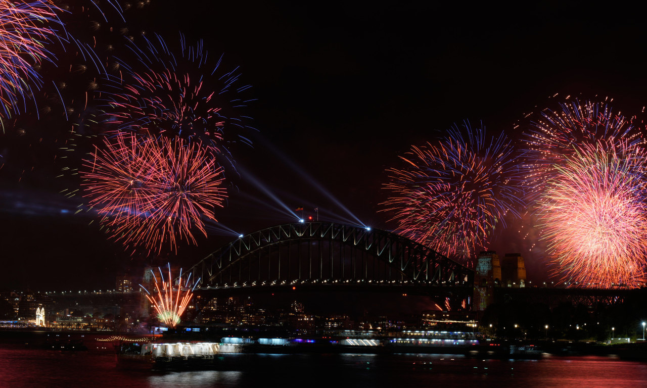 PLANETA POČELA DA SLAVI: Pogledajte gde je prvo stigla Nova godina i ko će poslednji nazdraviti! (FOTO+VIDEO)