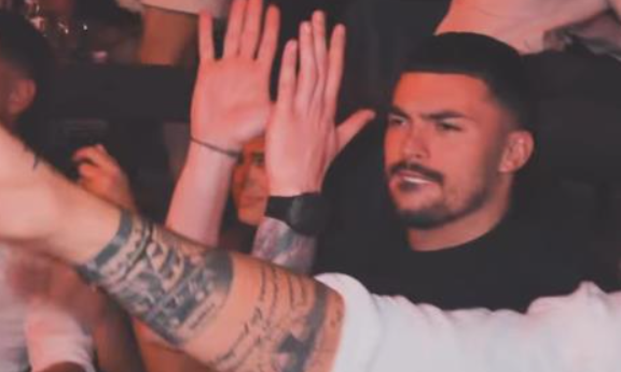 RADONJIĆ I NEDOVIĆ ZAPALILI ATINU! Pogledajte sa kakvim su lepoticama dočekali Novu godinu, sve pršti od luksuza (FOTO)