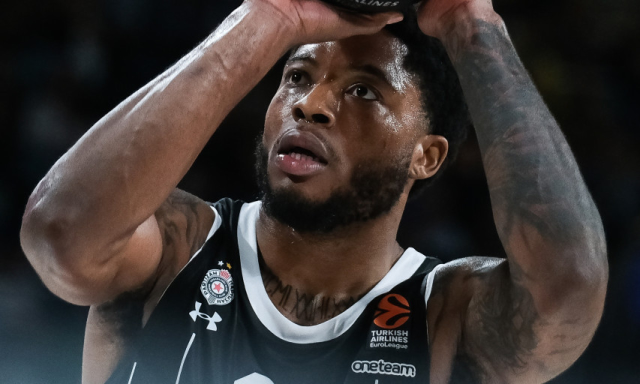 PARTIZAN DOBIJA DUPLO VEĆI NOVAC ZA TAJRIKA DŽONSA! Grci sve otkrili: Amerikanac jednom nogom u Pireju