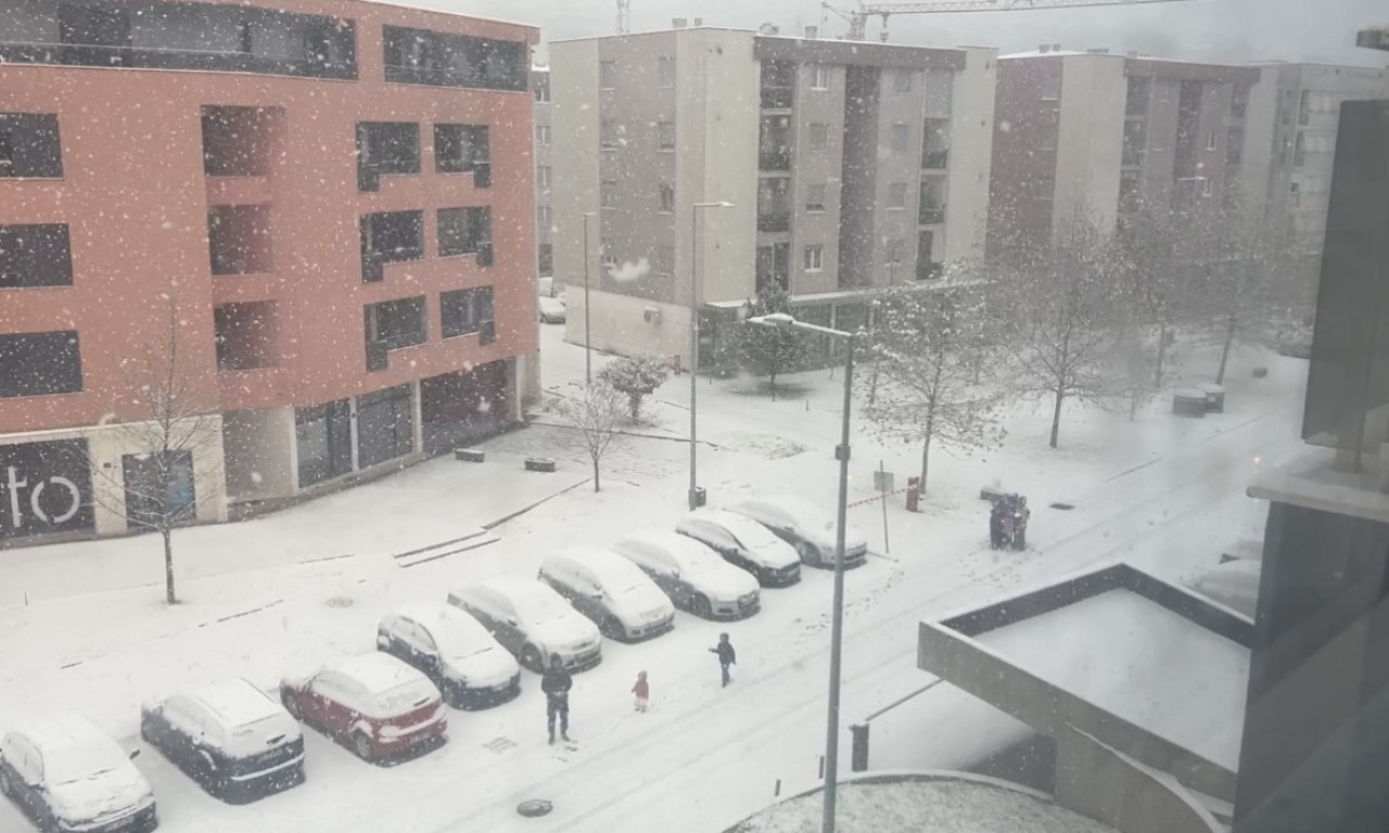 POSLE SEDAM GODINA PAO SNEG U PODGORICI! Zabeleo se još jedan grad, a evo šta se dešava na primorju (FOTO/VIDEO)