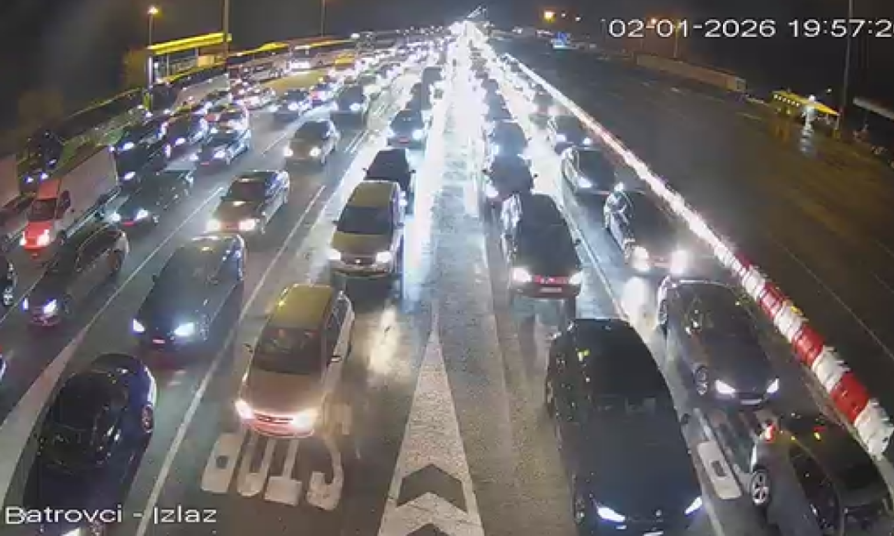 KOLAPS NA GRANICAMA! Naoružajte se strpljenjem: Na Batrovcima se čeka čak tri sata, ogromne gužve na izlazu iz zemlje!